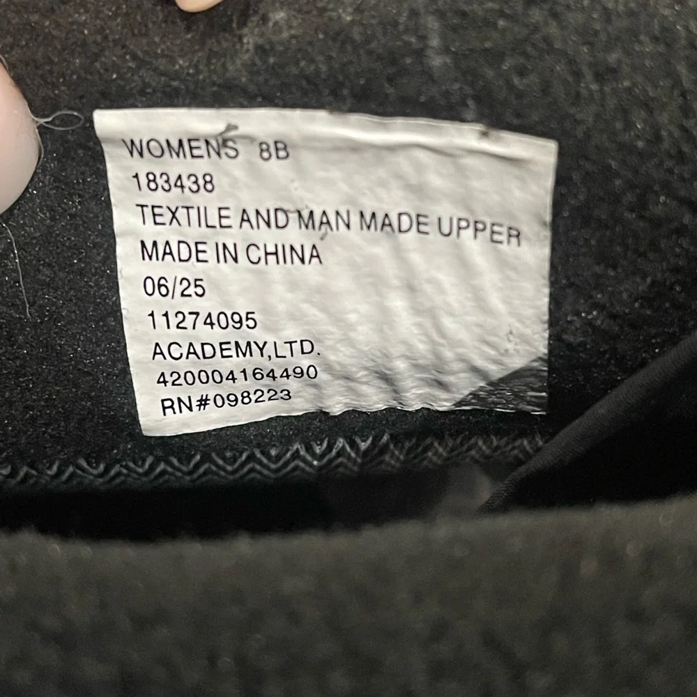 Magellan Outdoors Women Black Quilted Snow Waterproof Size 8 B NEW